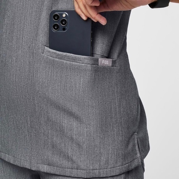 Figs Casma Three-Pocket Scrub Top - Picture 9 of 10